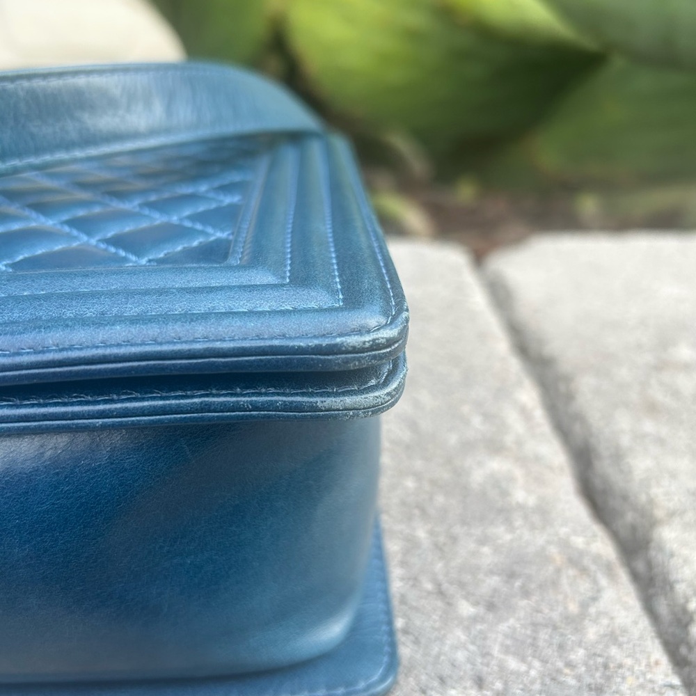 Chanel Jumbo Boy Bag - Picture 8 of 14